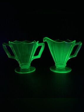 Vintage Imperial Glass Green Uranium UV Glow Molly Open Sugar & Creamer Set